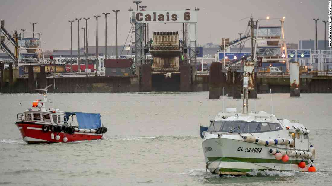 French fishermen threaten to block Channel Tunnel in protest over licenses