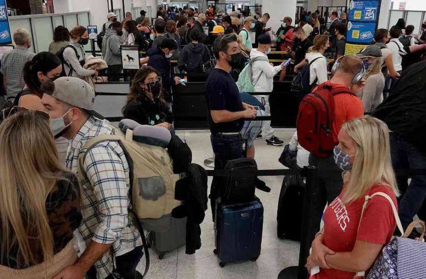 Nearly 2.3 million people traveled on Thanksgiving, report says